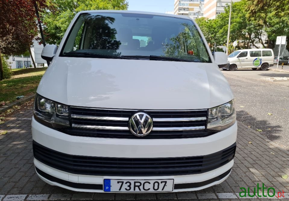 2016' Volkswagen Caravelle photo #2