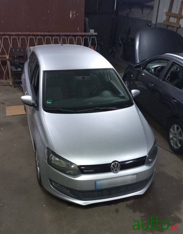 2011' Volkswagen Polo photo #1