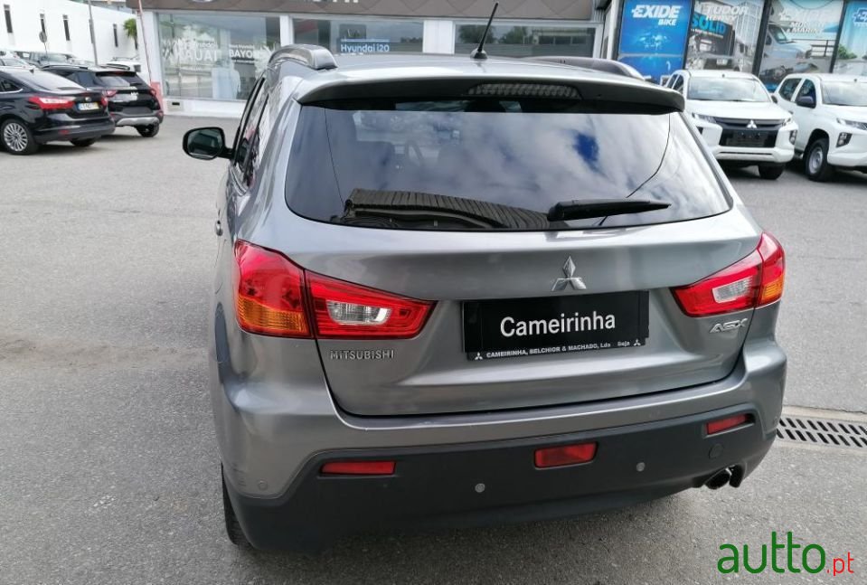 2013' Mitsubishi ASX photo #5