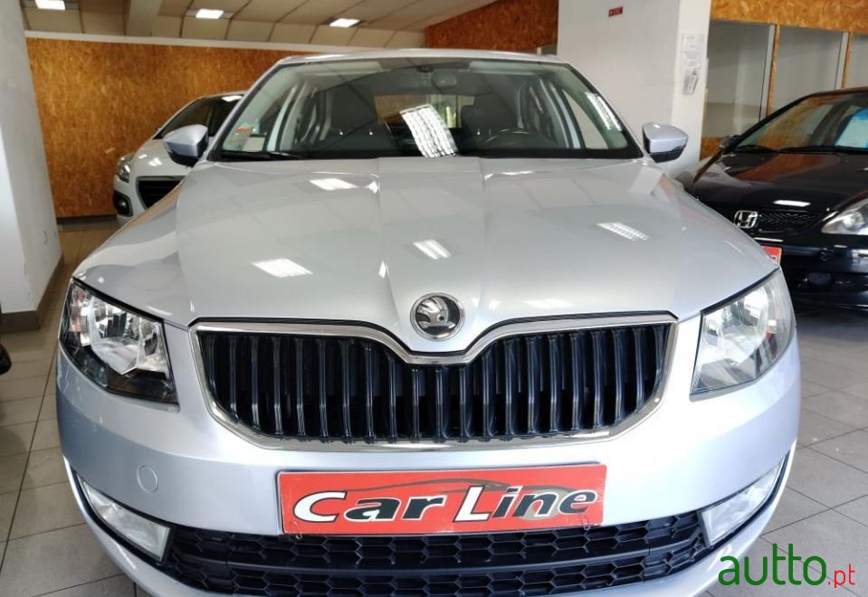 2013' Skoda Octavia photo #2