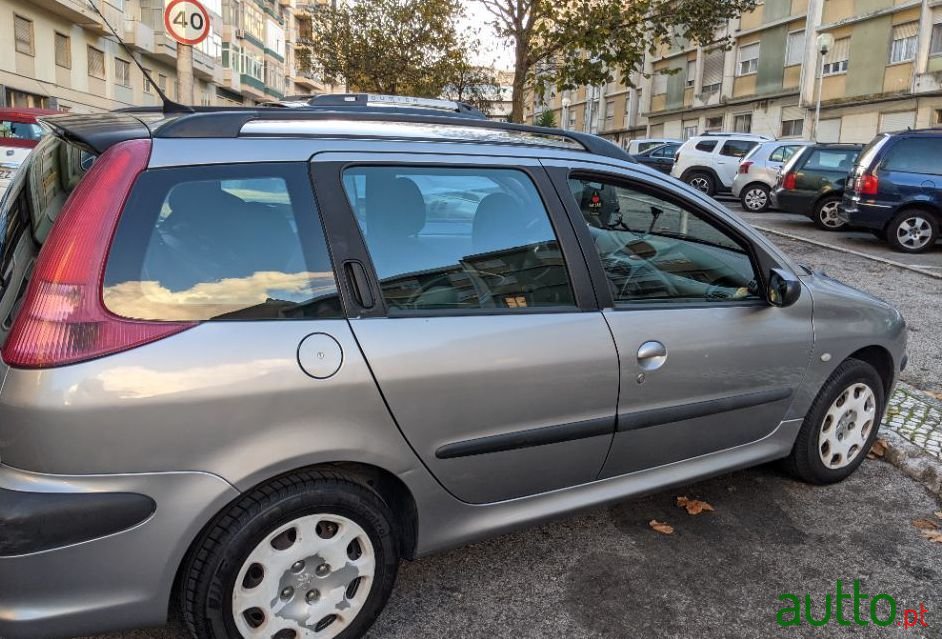 2004' Peugeot 206 Sw photo #3