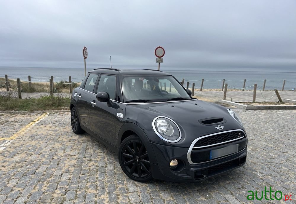 2016' MINI Cooper photo #2