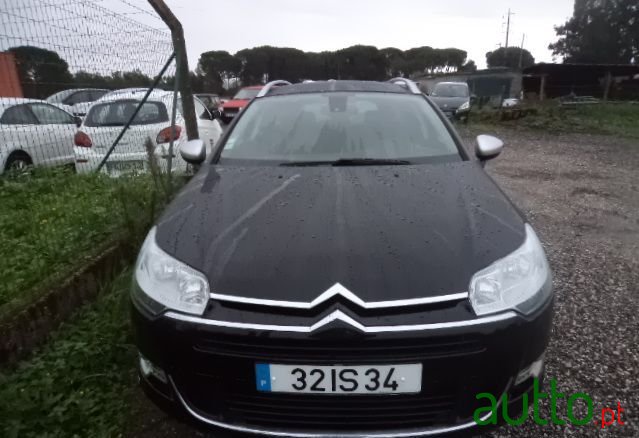 2010' Citroen C5 Tourer photo #3