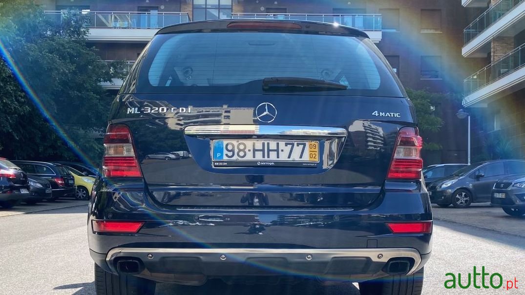 2009' Mercedes-Benz Ml-320 photo #4