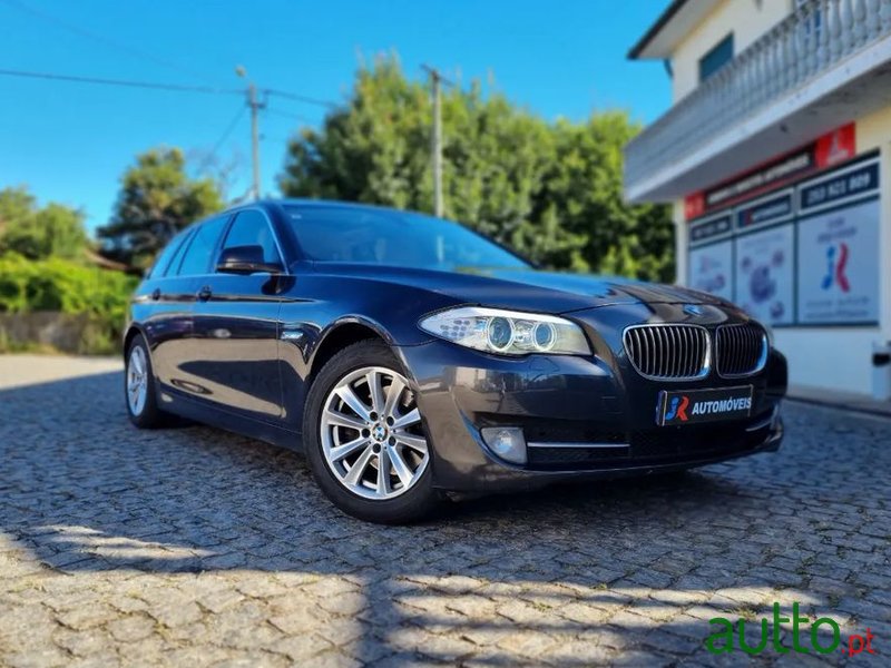 2013' BMW 520 photo #1