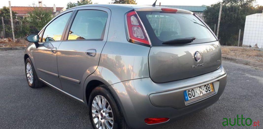 2010' Fiat Punto Evo photo #2