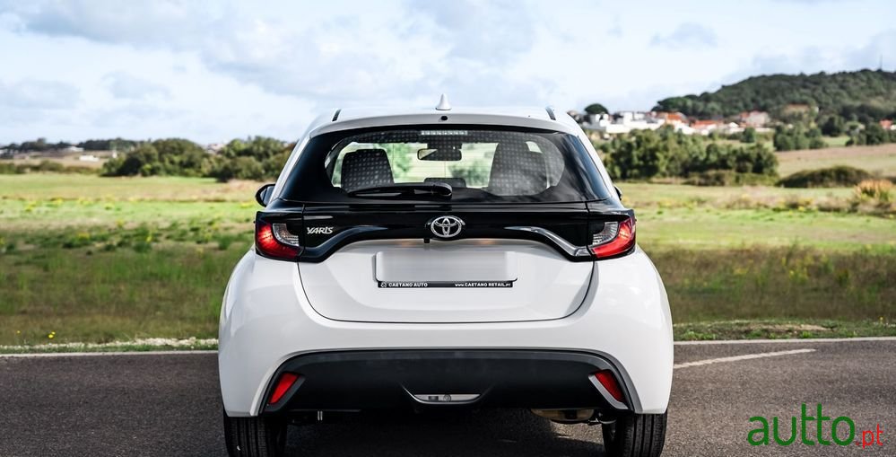 2021' Toyota Yaris photo #4