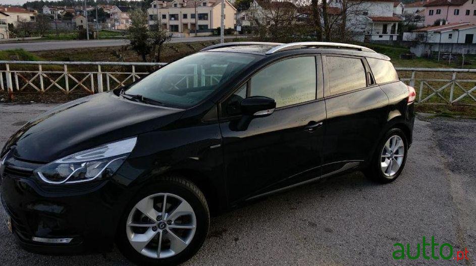 2017' Renault Clio Sport Tourer photo #3