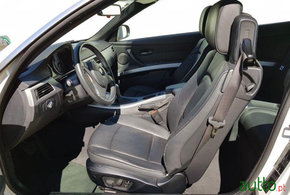 2010' BMW 320 D photo #3