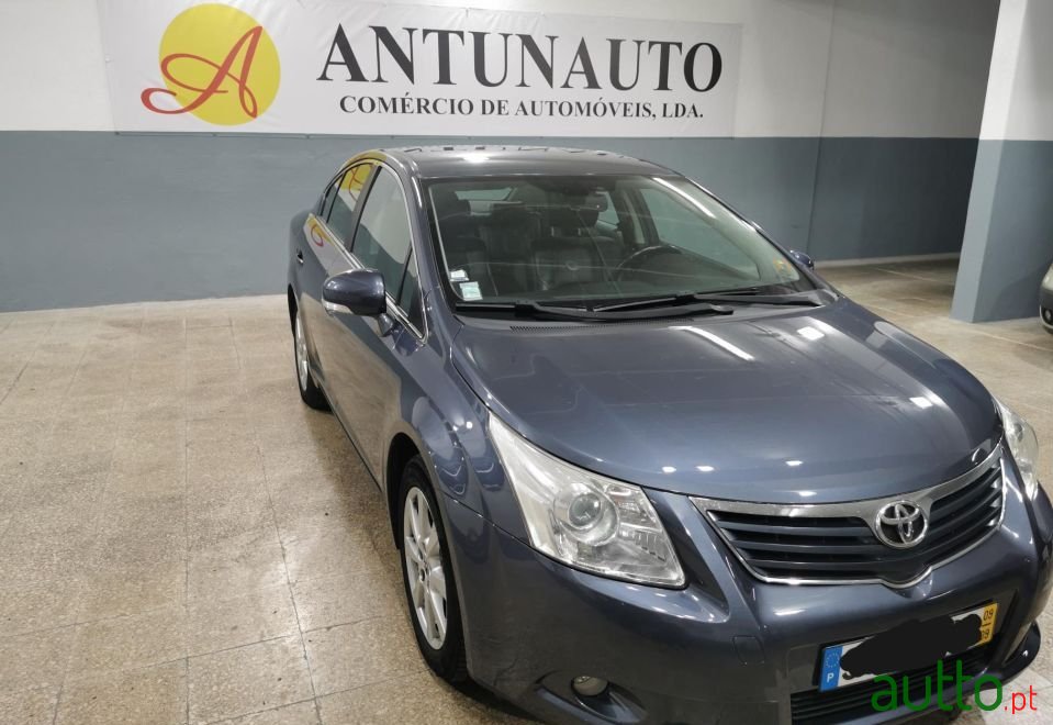 2009' Toyota Avensis photo #3