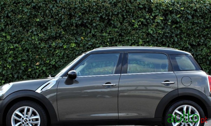 2011' MINI Countryman photo #6