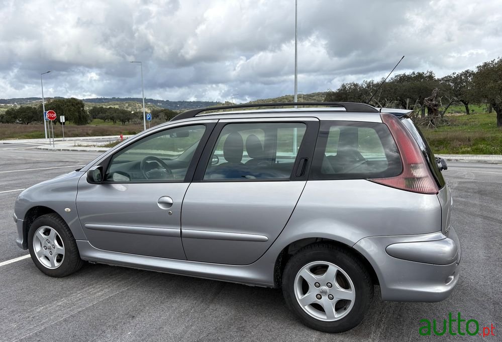 2005' Peugeot 206 Sw photo #4