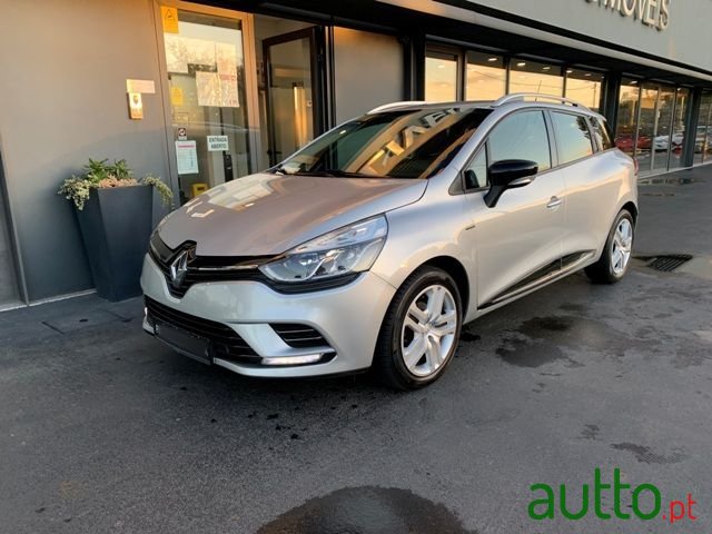 2020' Renault Clio Sport Tourer photo #1