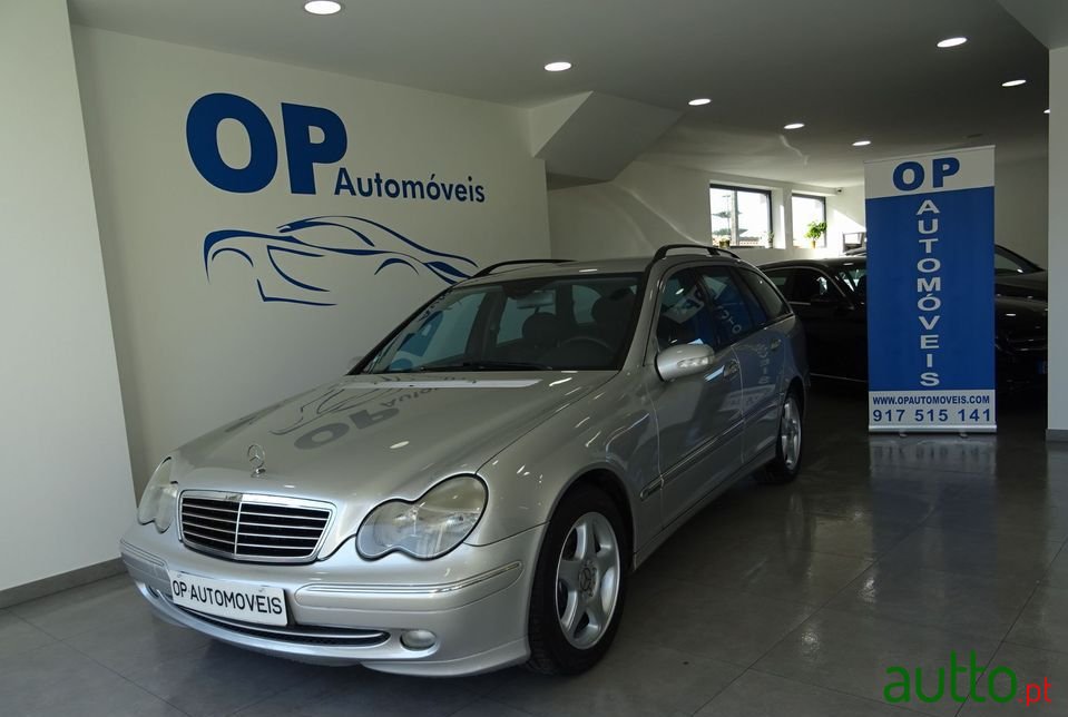2003' Mercedes-Benz C-220 photo #2