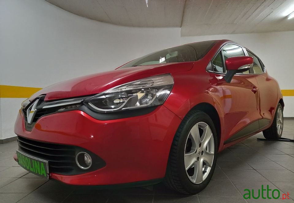 2013' Renault Clio photo #6