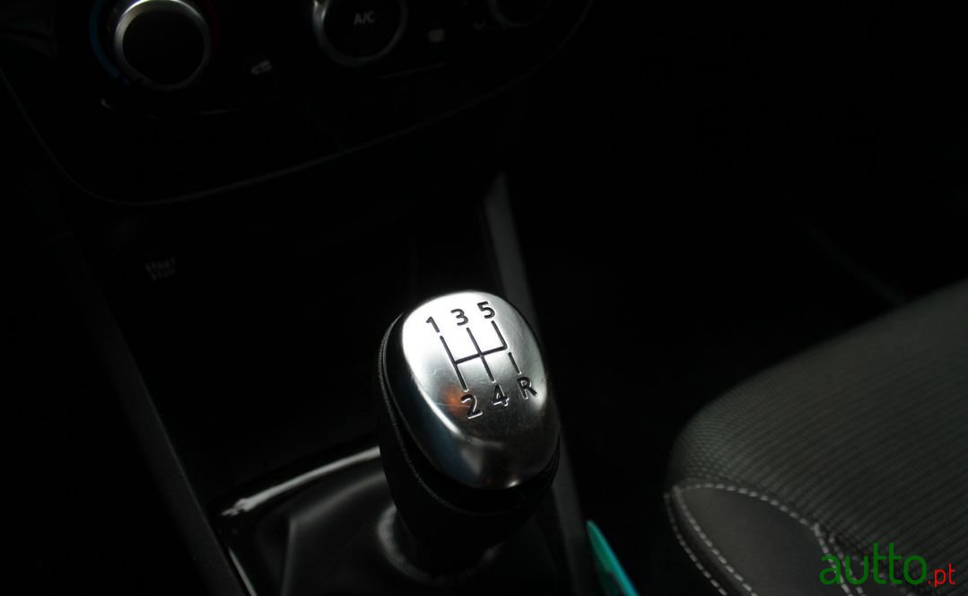 2016' Renault Clio Sport Tourer photo #6