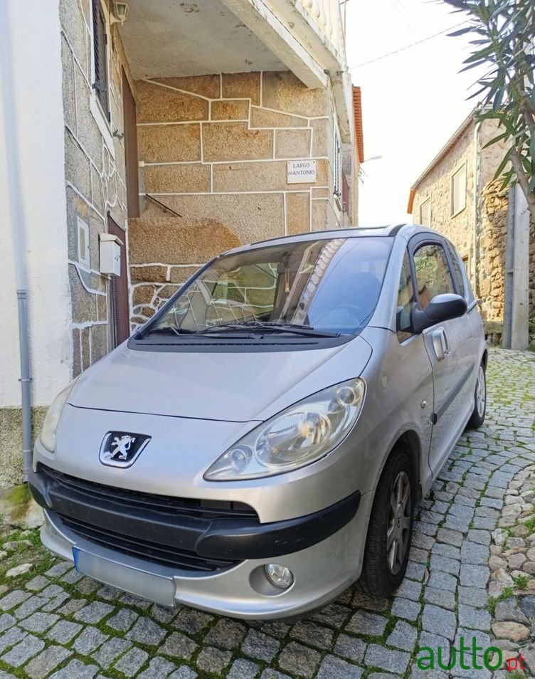 2005' Peugeot 1007 1.4 Hdi Urban photo #4