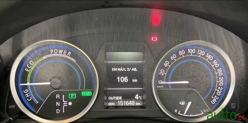 2014' Toyota Auris Touring Sports photo #2