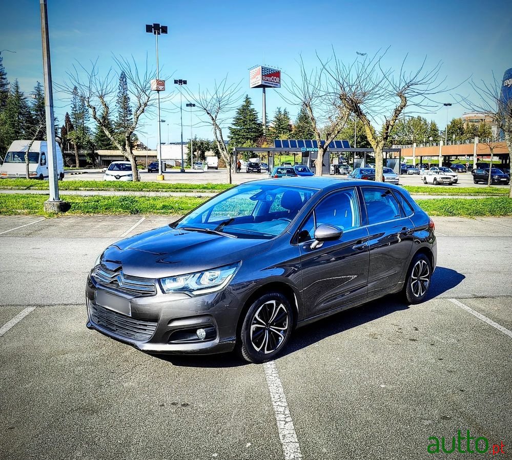 2017' Citroen C4 Puretech photo #3