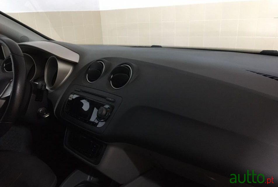 2011' SEAT Ibiza St photo #2