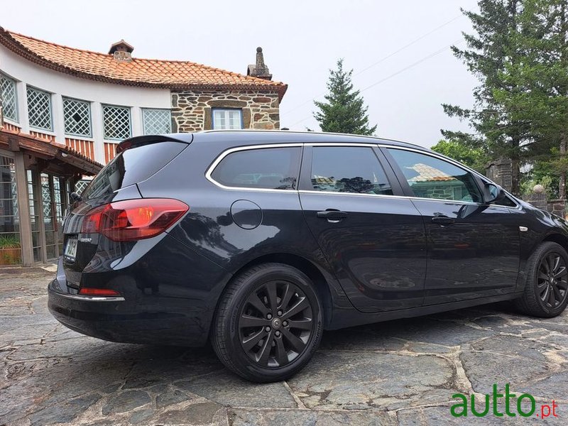 2015' Opel Astra Sports Tourer photo #3