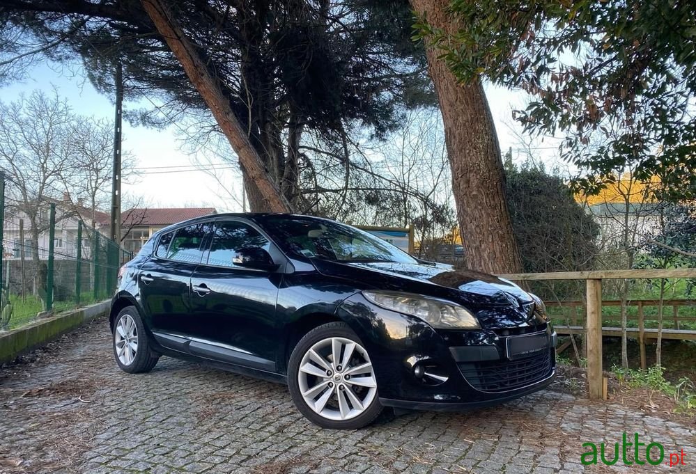 2009' Renault Megane photo #1