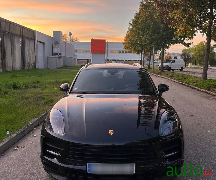 2019' Porsche Macan photo #1