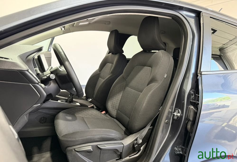 2020' Renault Clio photo #6