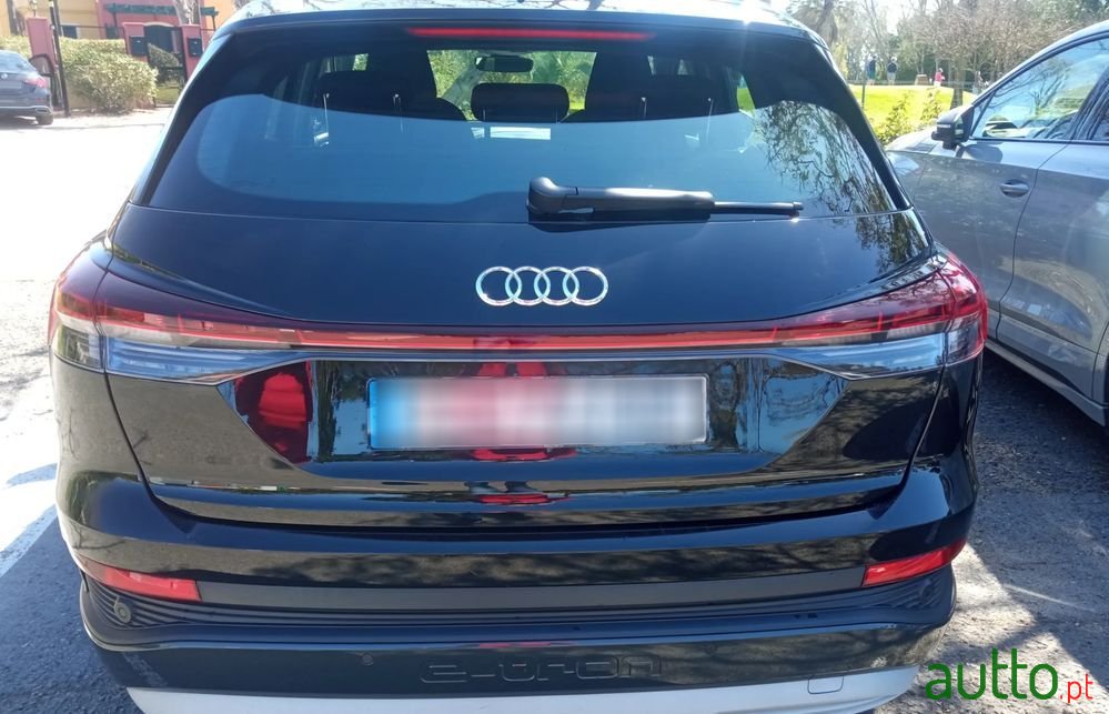 2021' Audi Q4 e-tron 40 photo #2