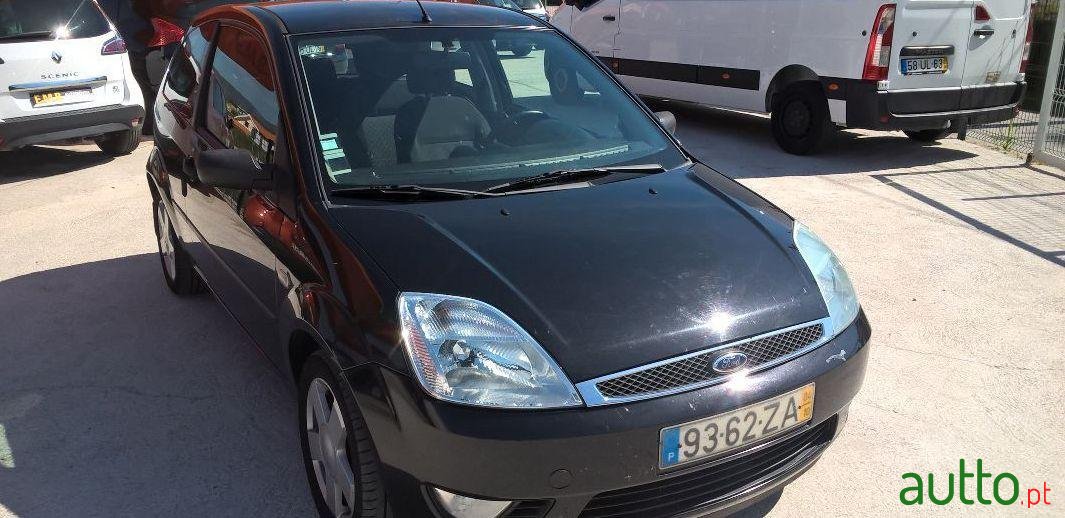 2004' Ford Fiesta photo #2