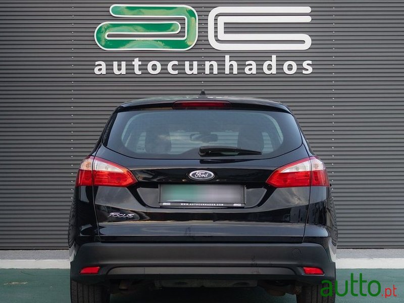 2011' Ford Focus Sw photo #5