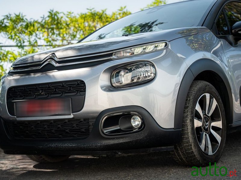 2020' Citroen C3 1.2 Puretech Shine Eat6 photo #3