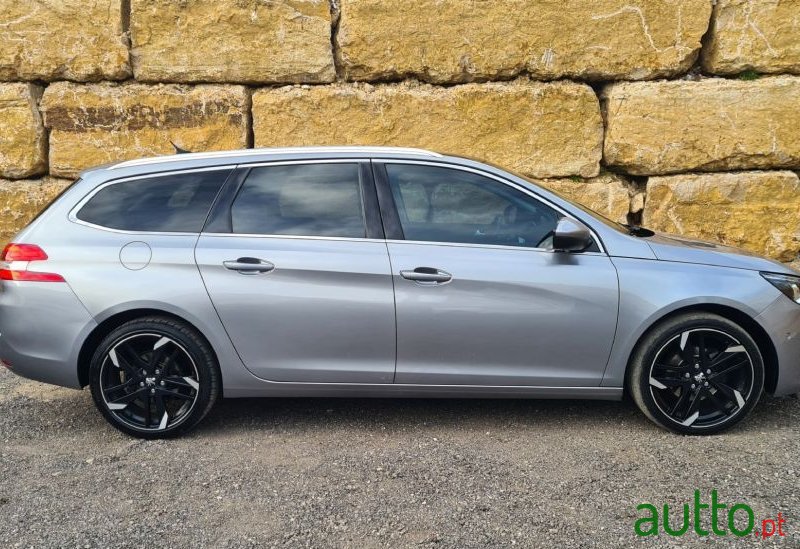 2015' Peugeot 308 Sw photo #5