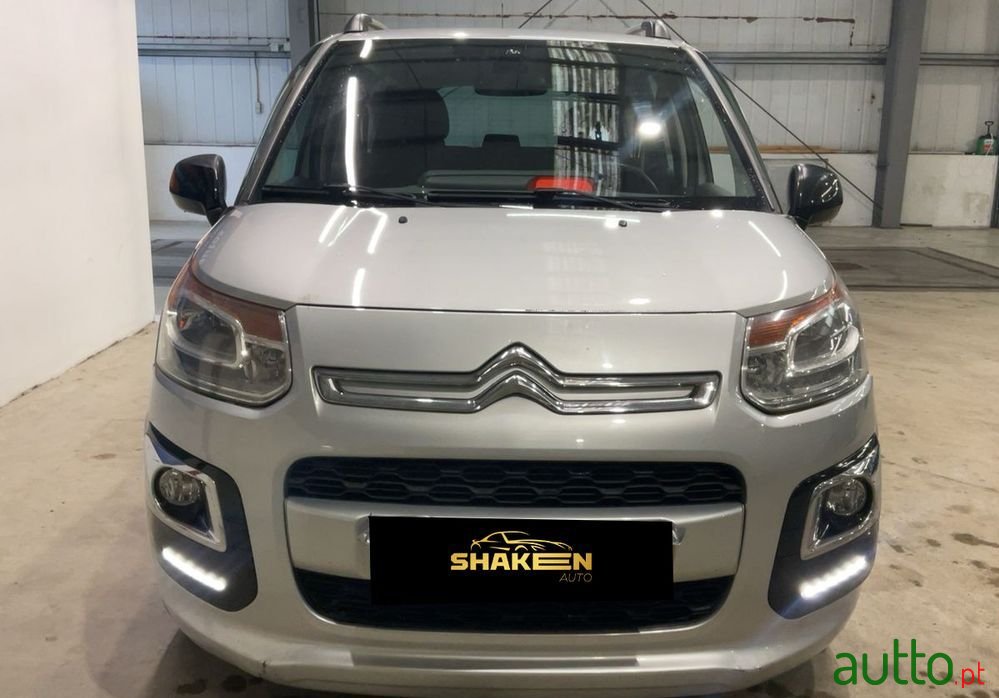 2016' Citroen C3 Picasso photo #2