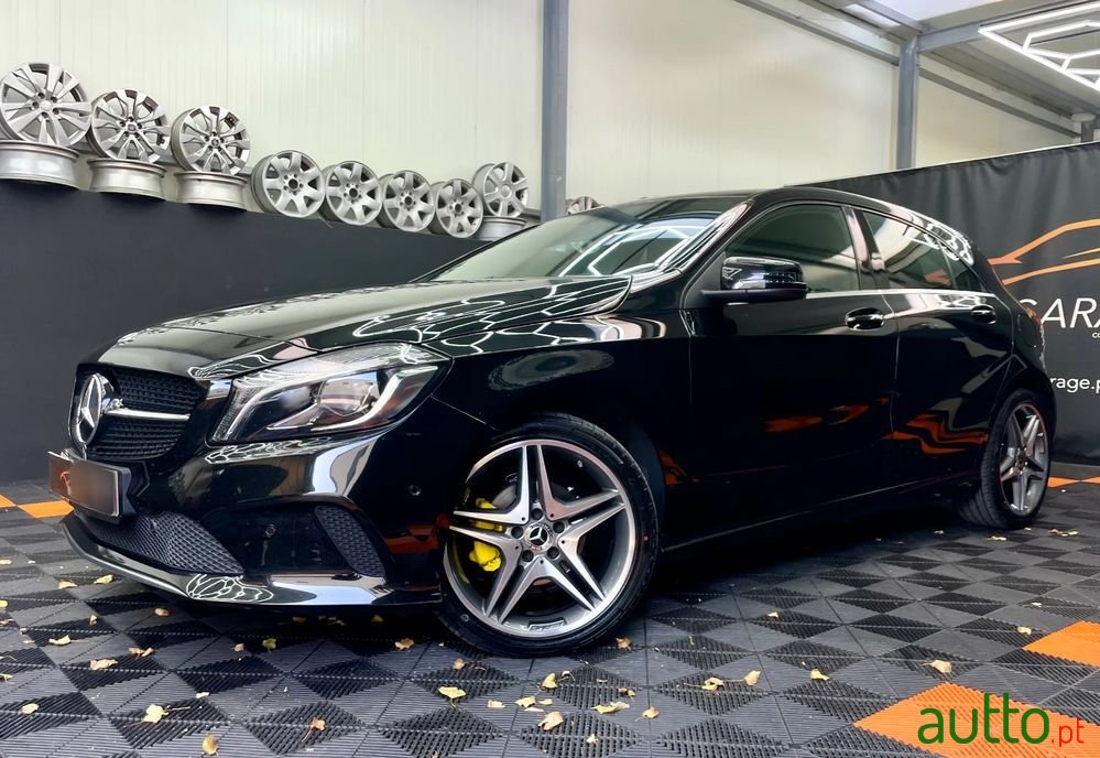 2018' Mercedes-Benz Classe A D Urban photo #1