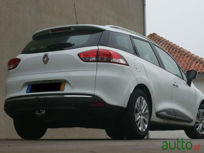 2018' Renault Clio Sport Tourer photo #2