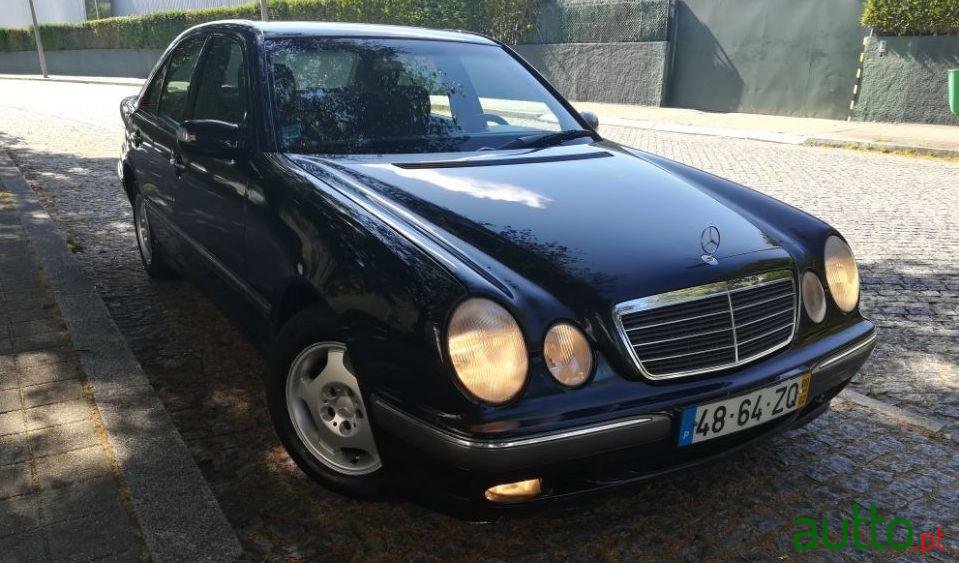 2000' Mercedes-Benz E-220 Cdi Elegance photo #1