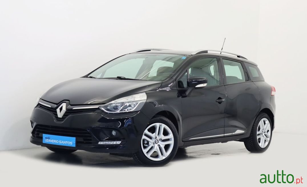 2017' Renault Clio Sport Tourer photo #1