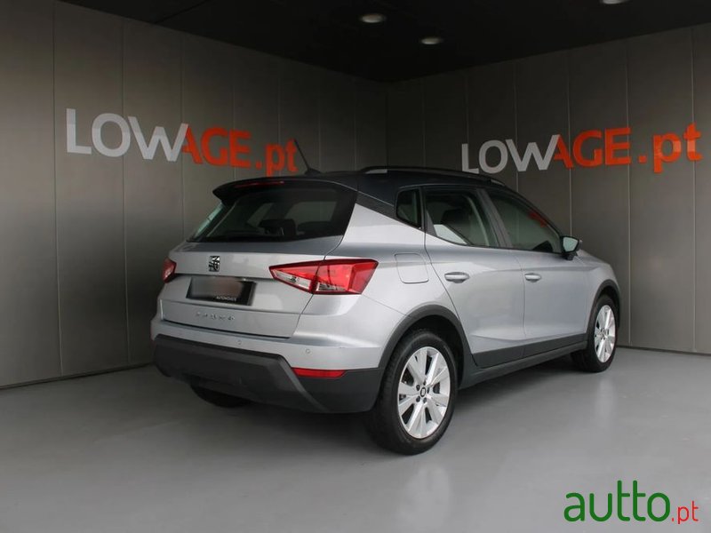 2021' SEAT Arona 1.0 Tsi Style photo #2