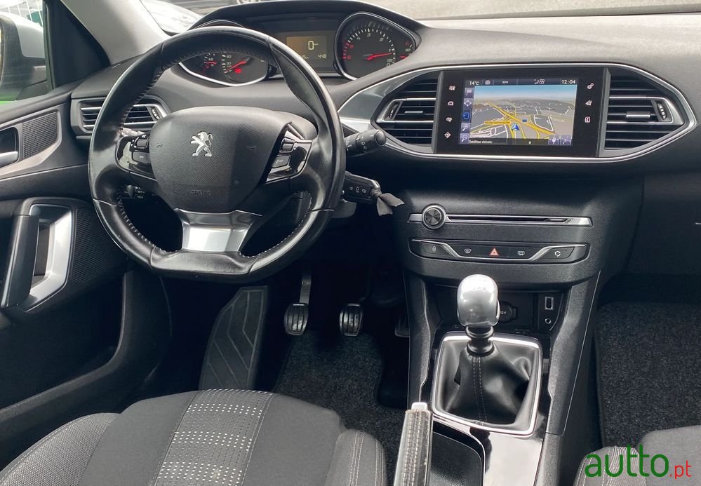 2015' Peugeot 308 Sw photo #5