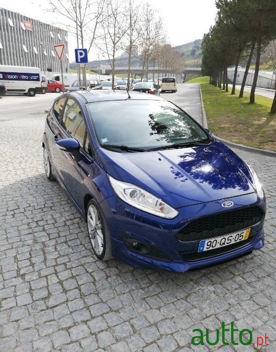 2016' Ford Fiesta Sport photo #2