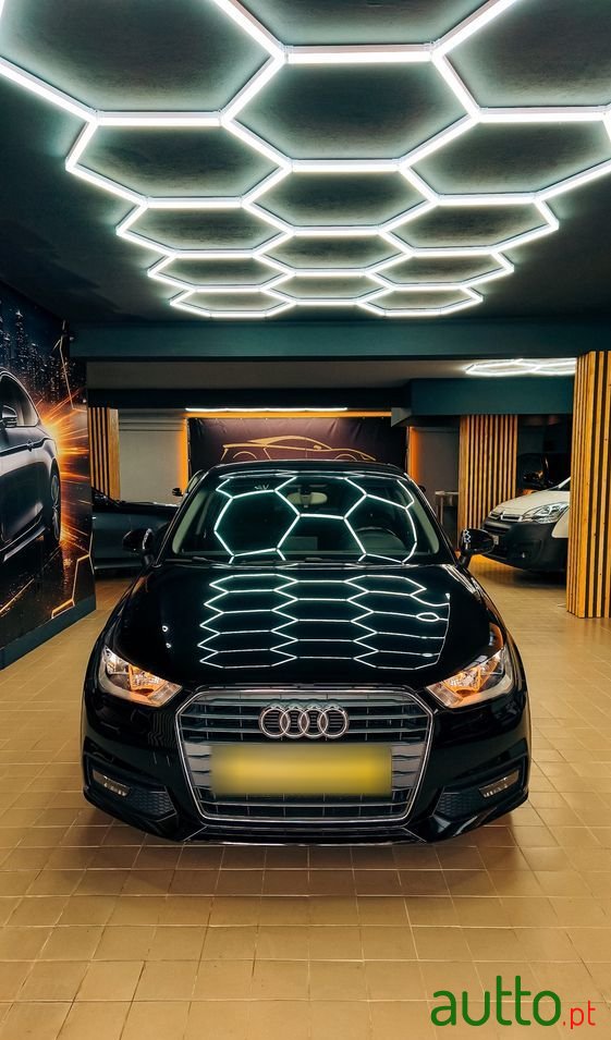 2018' Audi A1 Sportback photo #1