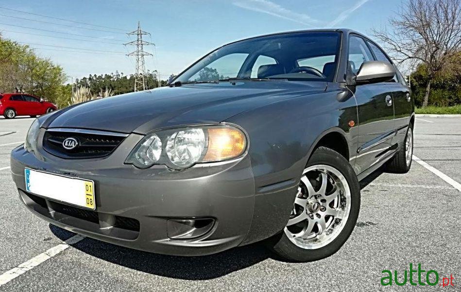 2001' Kia Shuma photo #1