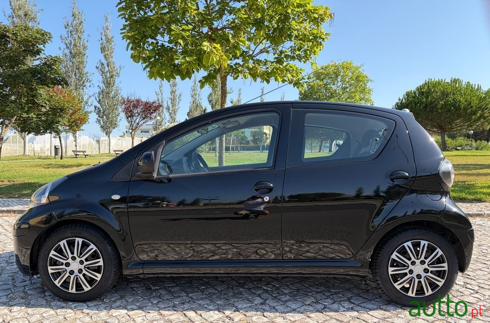 2009' Toyota Aygo 1.0 Power Pack+Ac photo #2