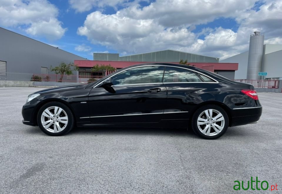 2010' Mercedes-Benz E-250 photo #4
