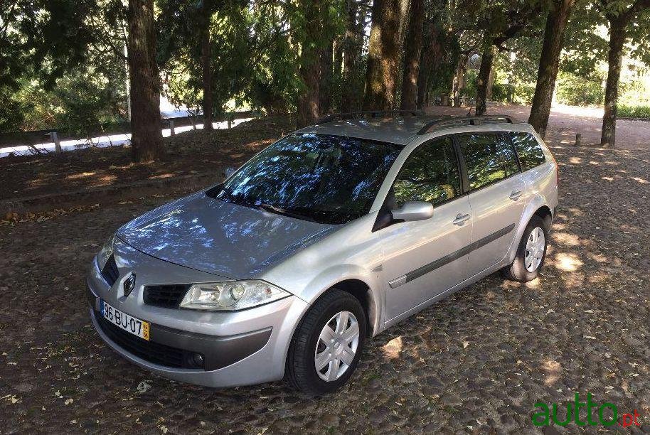 2006' Renault Megane-Break 1.5 Cdi photo #2