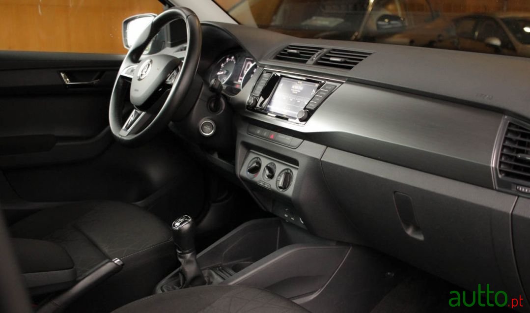 2018' Skoda Fabia photo #6