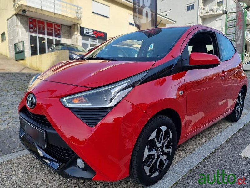 2021' Toyota Aygo 1.0 X-Play+X-Touch photo #1