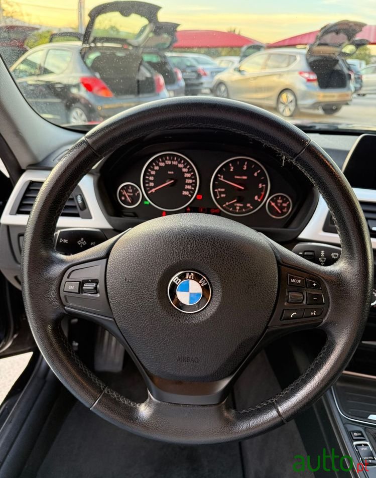 2013' BMW Série 3 photo #6