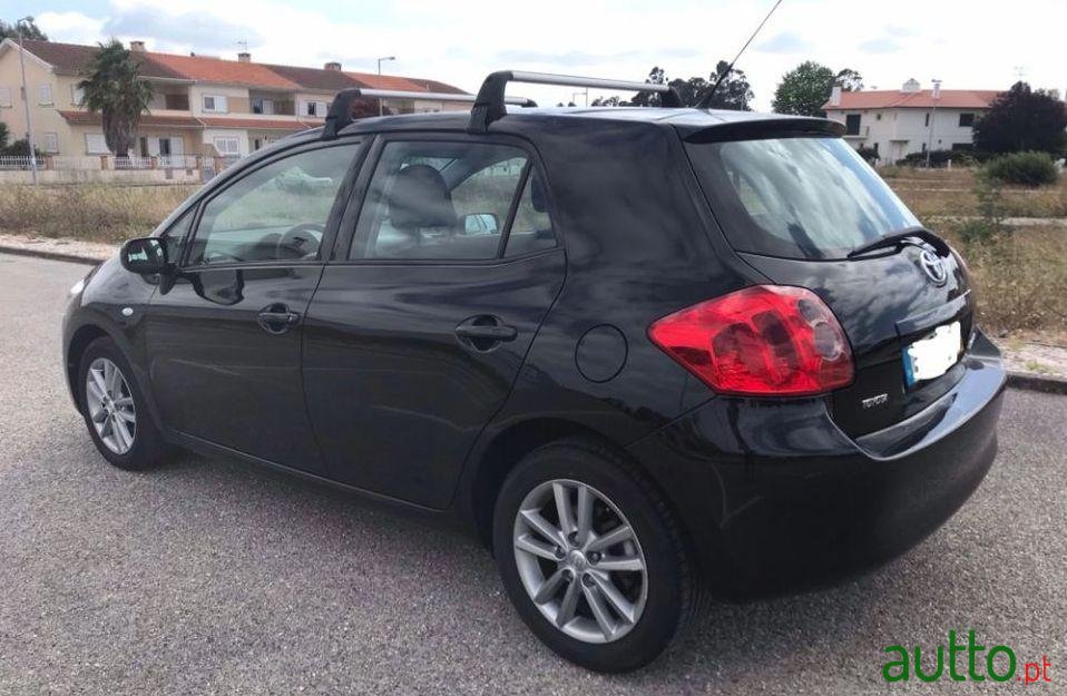 2008' Toyota Auris photo #3